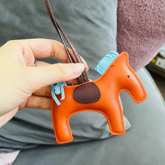 Brand new , could add to bag for decorating - Picture 2 of 4